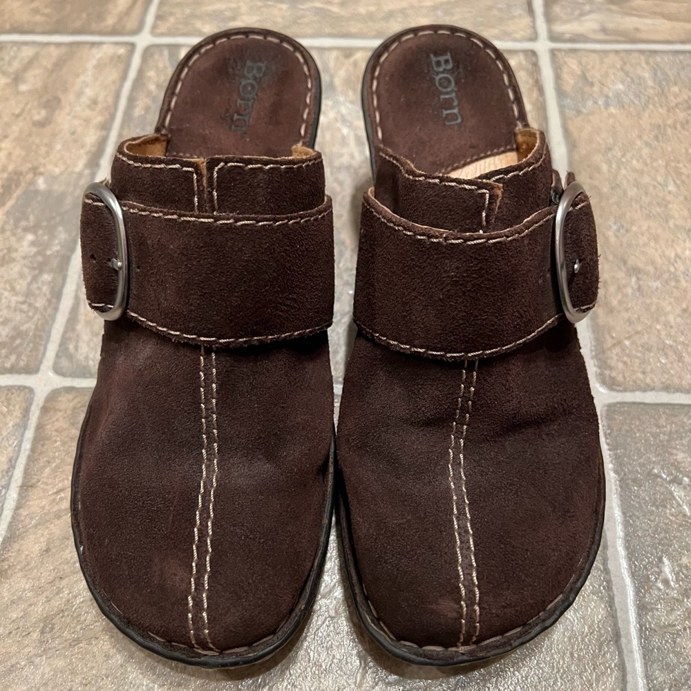 BORN chocolate suede clogs with buckle. Size 8. EUC